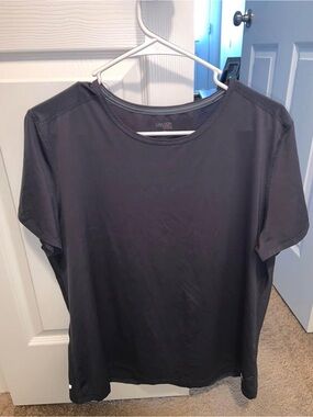 Danskin women's Short Sleeve Athletic Crew Tee - Charcoal